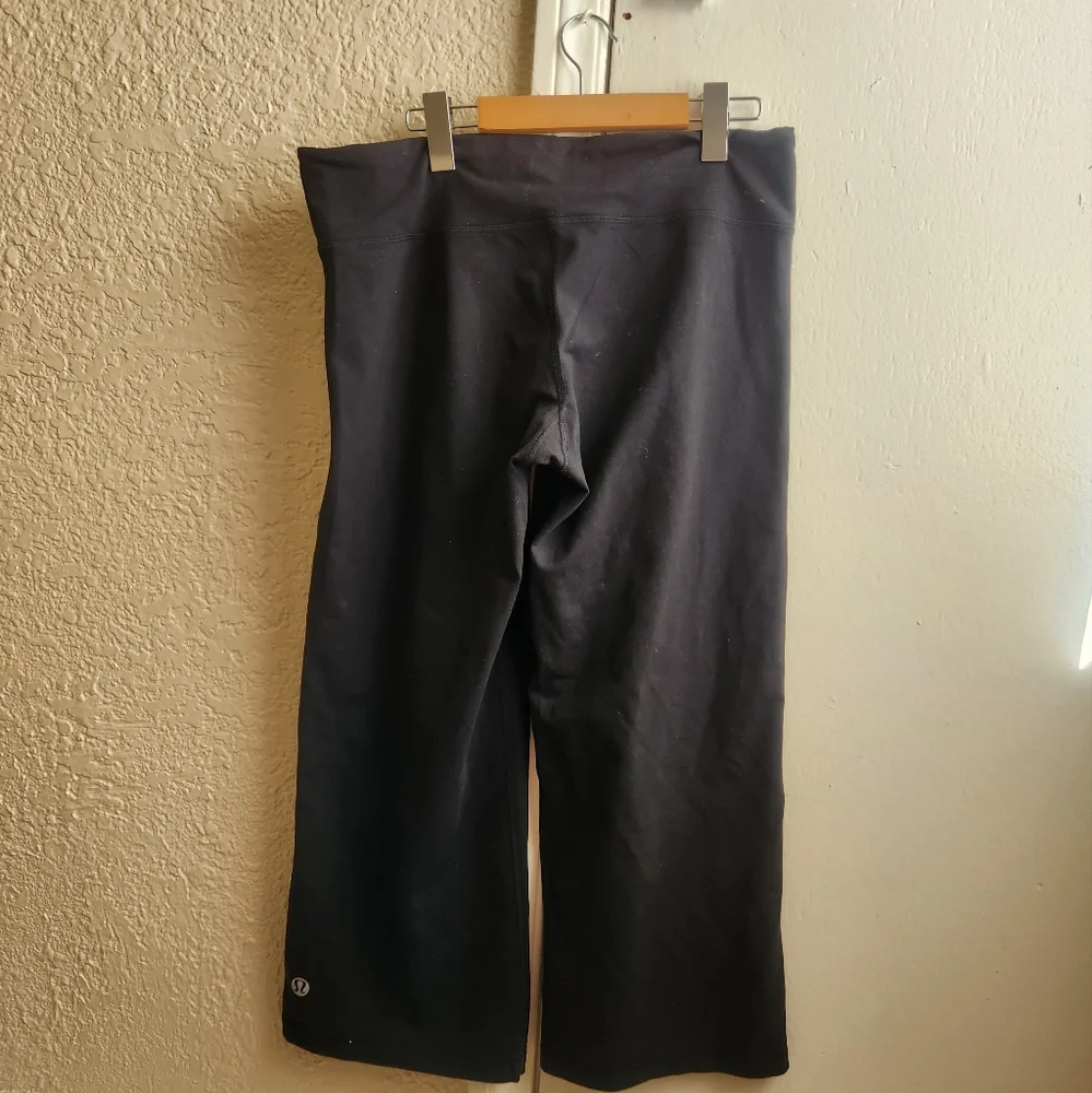 Lululemon- Wide Leg Crop Pant - Picture 2 of 6
